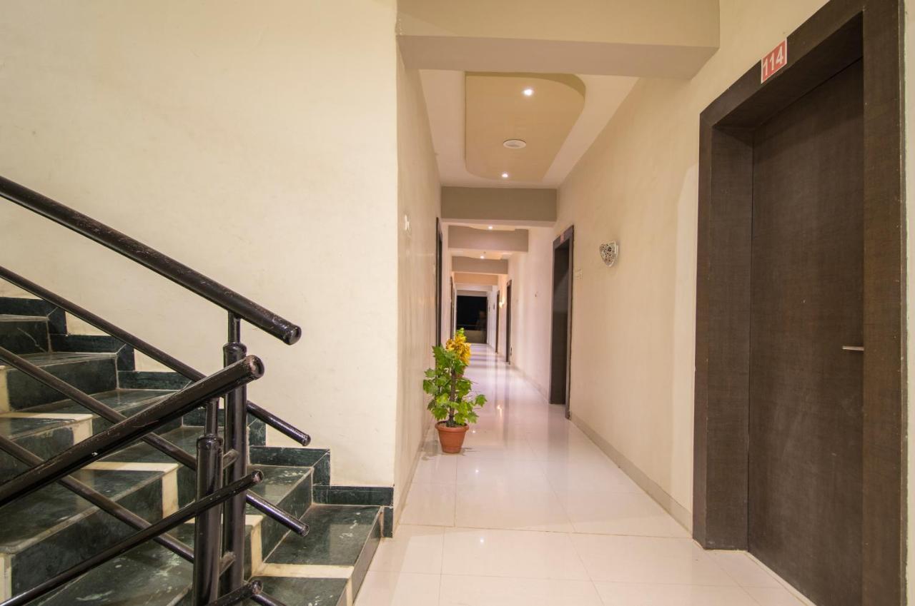 Hotel Yogiraj Palace Shegaon Exterior photo