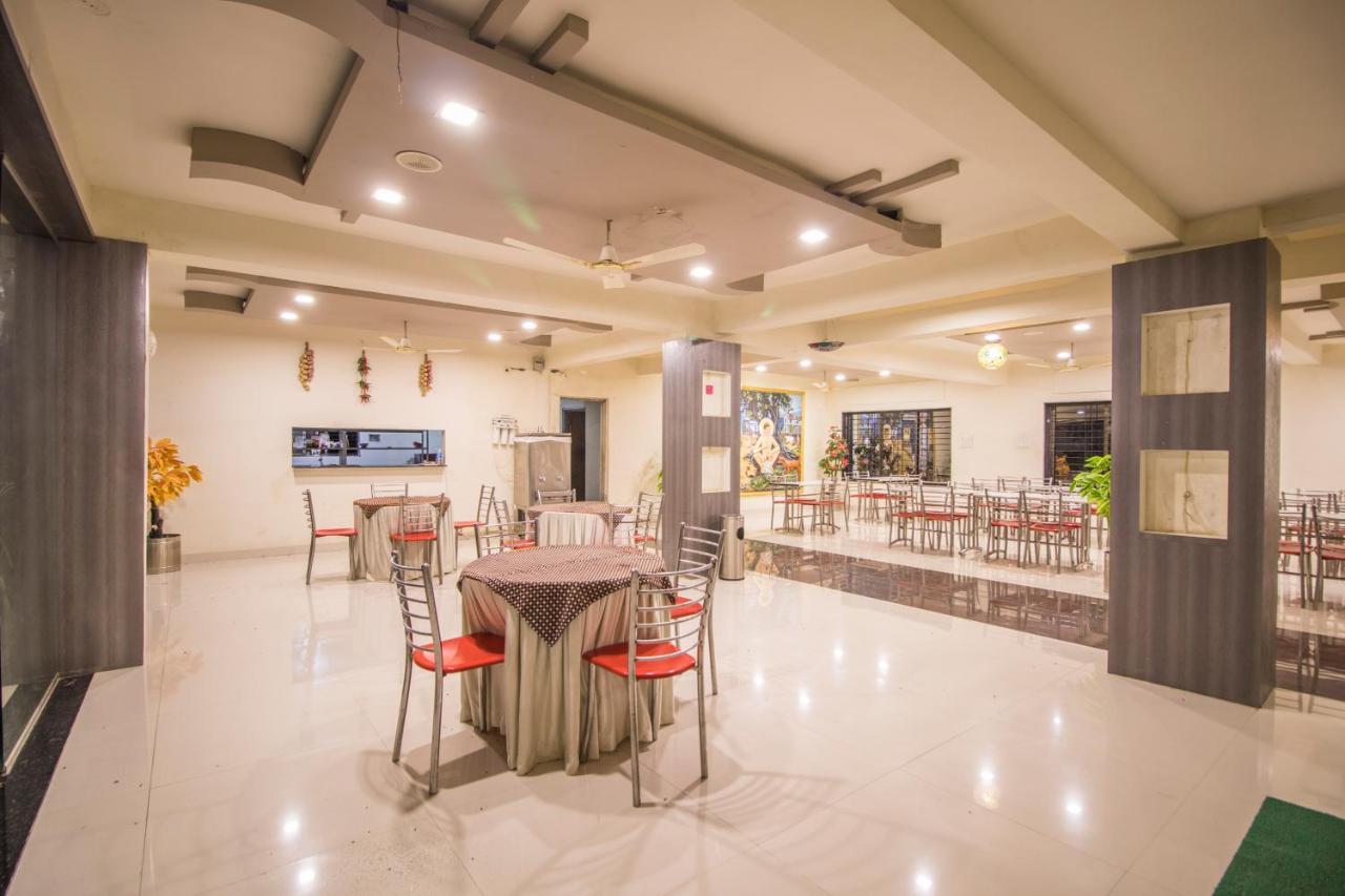 Hotel Yogiraj Palace Shegaon Exterior photo