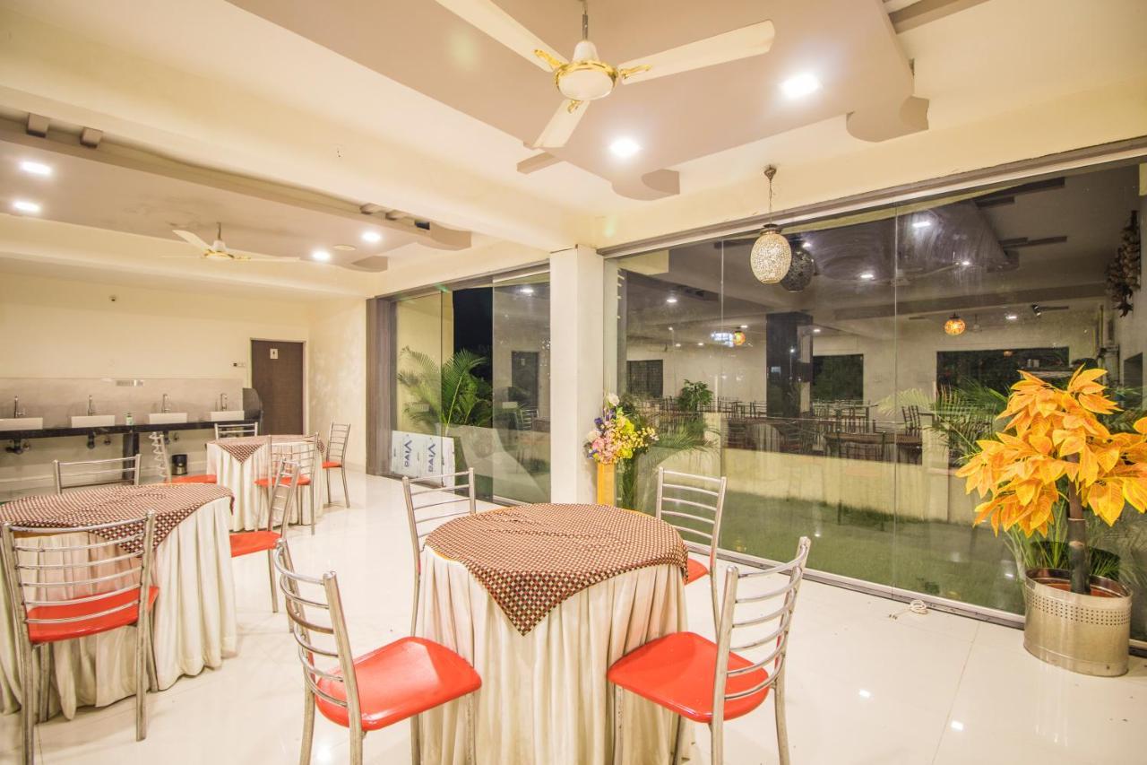 Hotel Yogiraj Palace Shegaon Exterior photo