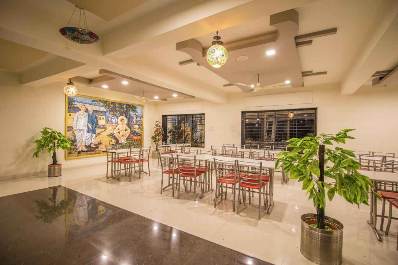 Hotel Yogiraj Palace Shegaon Exterior photo