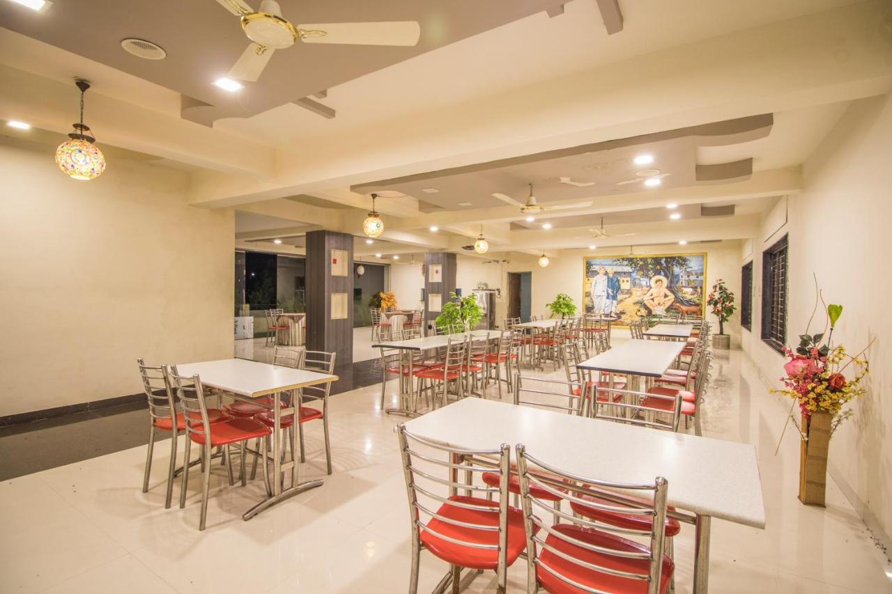 Hotel Yogiraj Palace Shegaon Exterior photo